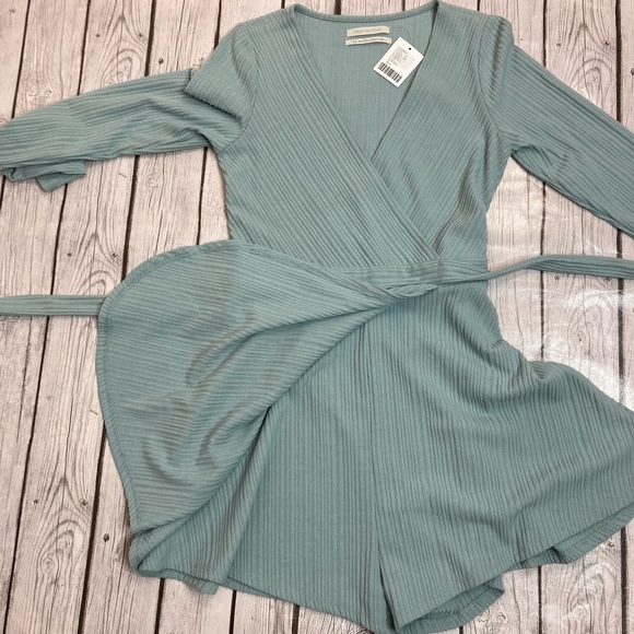 Urban Outfitters Briella Ribbed Knit  Romper - Picture 4 of 11